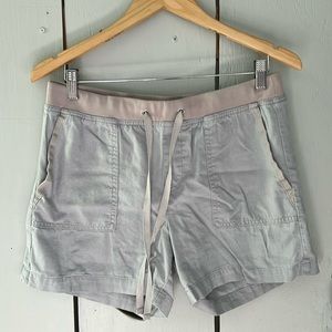 Banana Republic Weekender Short Grey Size 6